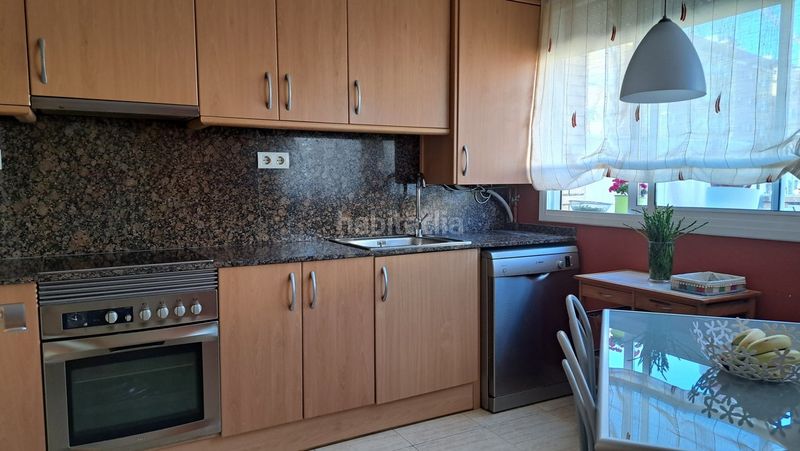 Foto eecc8a6b-7a71-4aab-a5d5-581c0029e95b. Casa adosada casa seminueva 4 habitacions en zona centrica en Cunit