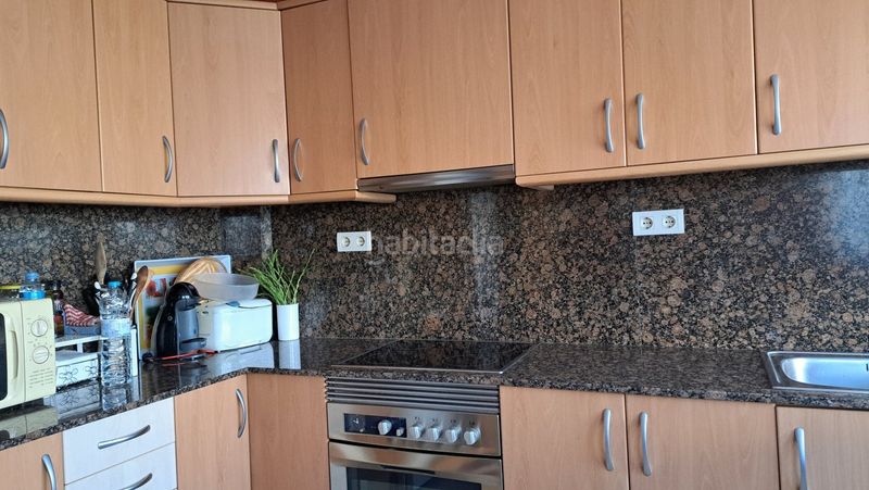 Foto f53c728c-31ac-4a13-bc1e-2004e27beb3c. Casa adosada casa seminueva 4 habitacions en zona centrica en Cunit