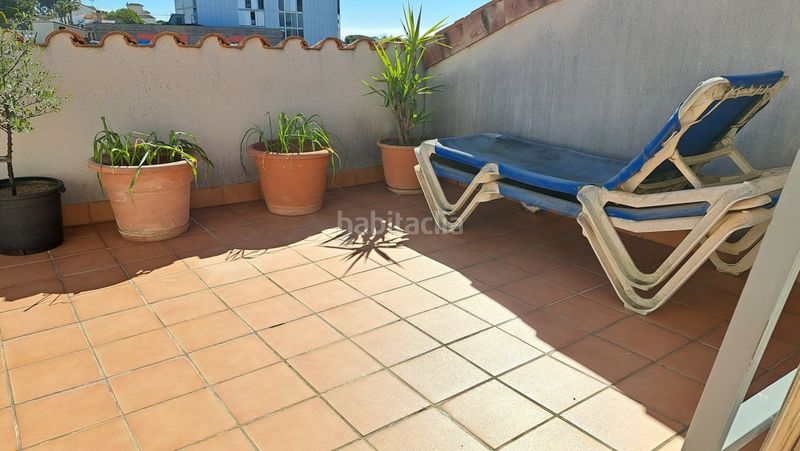 Foto f9e94aff-c178-440b-b973-9117229f04ea. Casa adosada casa seminueva 4 habitacions en zona centrica en Cunit