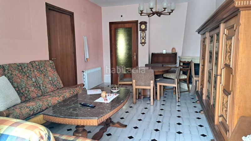 Foto cfb138fe-66b2-436e-9359-f403289a0dfd. Casa adossada amb xemeneia calefacció aparcament a Cunit