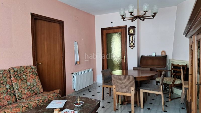 Foto e21e9cfe-2854-48de-aec4-bc6cee374e2f. Casa adossada amb xemeneia calefacció aparcament a Cunit