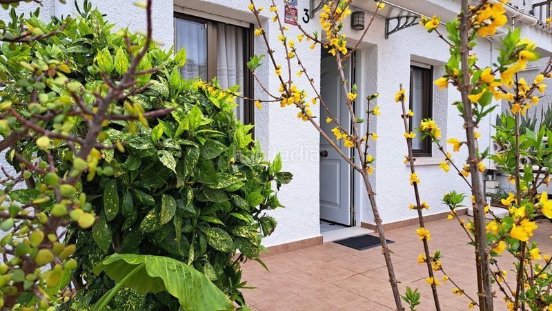 Foto f6e69f05-458f-4285-9f46-c1452bed9921. Casa adossada amb xemeneia calefacció aparcament a Cunit