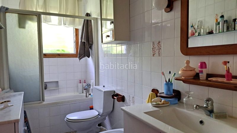 Foto ea5c007e-b7a0-4b4d-9ef4-3357a1a03f8e. Xalet amb xemeneia a costa Cunit - els jardins - els rosers Cunit