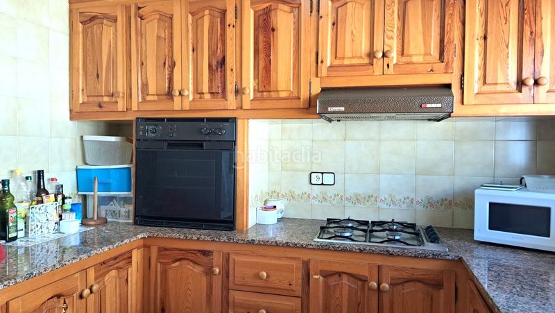 Foto 2fb13d86-add1-41f7-a0ff-8e38711a7f07. Casa adossada amb xemeneia aparcament a Cunit residencial Cunit
