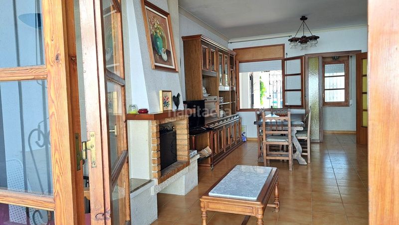 Foto a6058718-cc14-497a-bbc5-309dc4b571c8. Casa adossada amb xemeneia aparcament a Cunit residencial Cunit