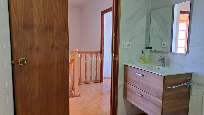 Foto c57f3be0-f236-4169-8a49-ec77ca6659d9. Casa adossada amb xemeneia aparcament a Cunit residencial Cunit