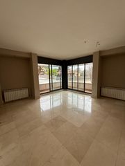 Etagenwohnung in Llinars del Vall�s. Piso en venta zona castell