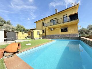 Haus in Riells i Viabrea. Casa en venta en riells i viabrea