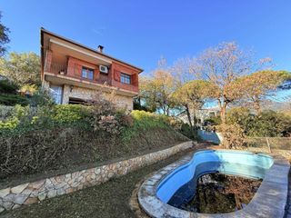 House  Calle riera mayor. Casa en venta en riells i viabrea