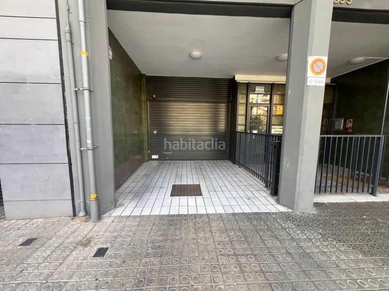 Foto 93fef4da-4f5b-4a7b-b75c-15f3234a4638. Aparcament cotxe a El Camp de l´Arpa del Clot Barcelona