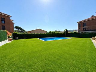 Piso  Avenida agustí simón. Piso en venta en riells i viabrea
