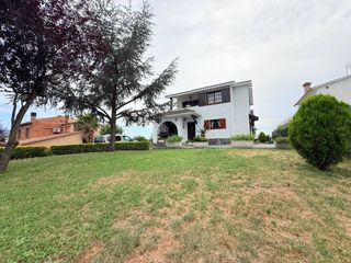 Casa  Calle surers. Casa en venta en riells i viabrea