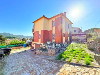 House  Avenida països catalans. Casa en venta en riells i viabrea