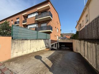 Car parking  Calle mayor. Parking en venta en riells i viabrea