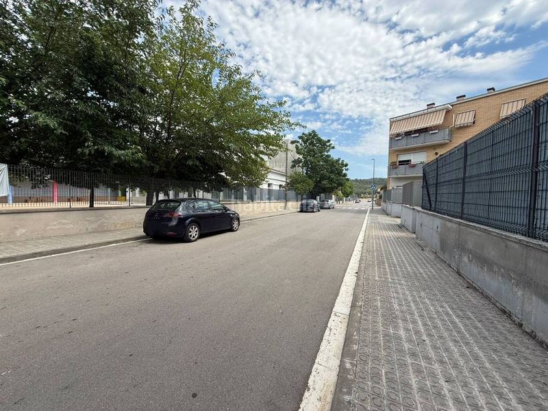 Foto b80ee135-81a8-4545-9abc-4625b35f9dc7. Aparcament cotxe a Sant Celoni