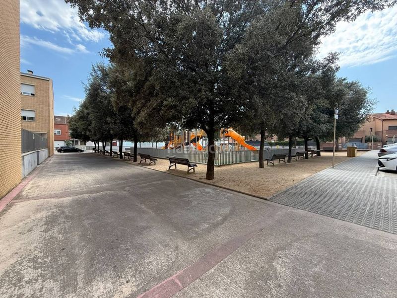 Foto cf3e68ee-ca1c-40c5-9973-55f187775456. Aparcament cotxe a Sant Celoni