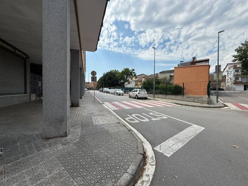 Foto de0c91d2-4f13-4300-a5e1-5d07b0323c35. Aparcament cotxe a Sant Celoni