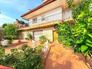 Maison à Riells i Viabrea. Casa en venta en riells i viabrea