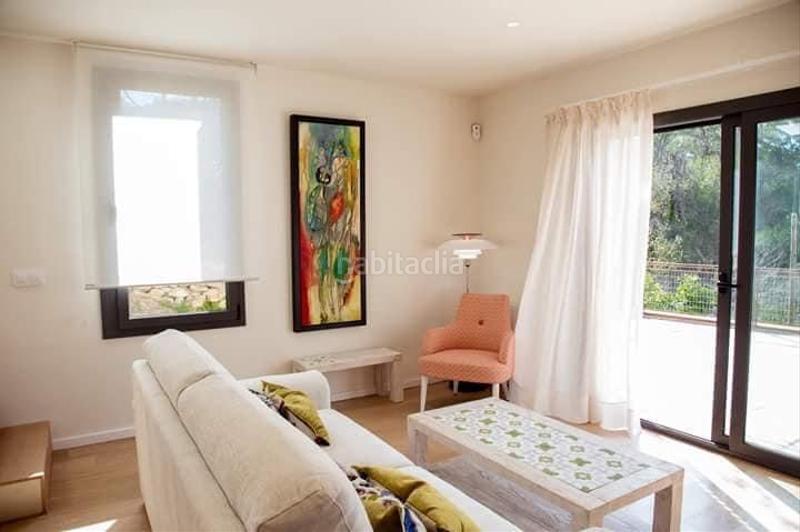 Foto b298040d-b37c-4abe-8ecc-922bcb511691. Lloguer casa amb xemeneia calefacció aparcament a Girona