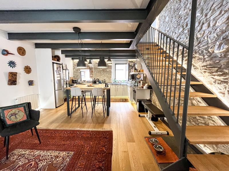 Foto 9c0a1e3e-c1de-4294-9355-cf641372196e. Apartamento rare find in old town with rooftop terrace en Girona