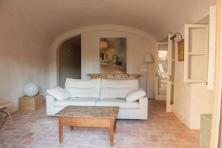 Affitto Appartamento  Carrer pont major. Cyclist-friendly apartment with character