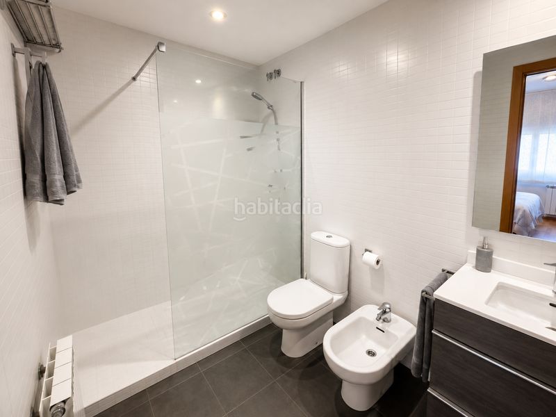 Foto f19e0f72-035e-4c90-b966-8c1d362bb8ed. Pis a carrer del pla de Salt 5 a Barri dels Escriptors Salt