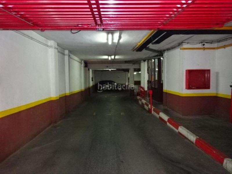 Foto 5c3317a1-5b3a-4202-8e26-7fa2ce18a3ad. Car parking in Hostafrancs Barcelona