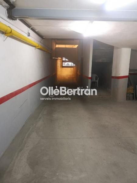 Foto 10896178-0c6a-42eb-9d57-3e0d0aee1972. Rent car parking in Sant Antoni Barcelona