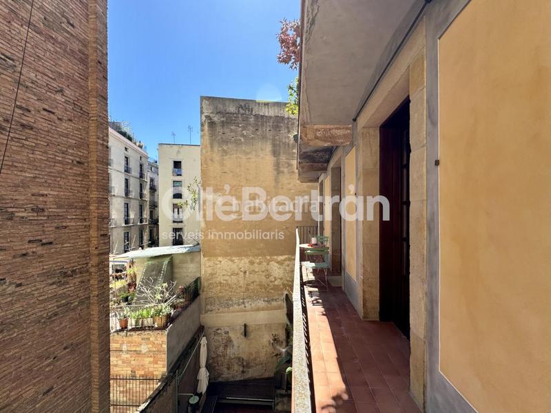 Foto d5d7df68-ea87-439c-9ba3-093a54f4cbf7. Flat with heating in Gòtic Barcelona
