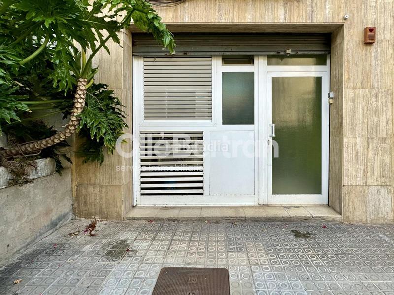Foto ca01bb90-18ae-41c9-8c0a-cdb4e36df5f3. Business premise in Barri de les Corts Barcelona