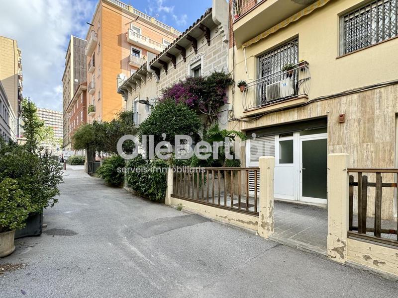 Foto 95ae6668-c17f-4608-ad04-b4b270f0c80f. Local comercial en Barri de les Corts Barcelona