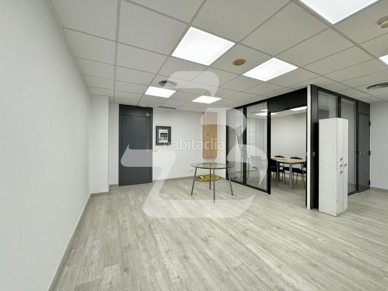 Foto fdc880c1-a596-4898-bebb-ced3c7ae5748. Location bureau dans Dreta de l´Eixample Barcelona
