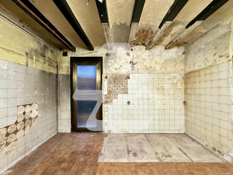 Foto b6e3b6a1-3a79-481c-9036-245d684803c4. Affitto locale commerciale in Sant Antoni Barcelona