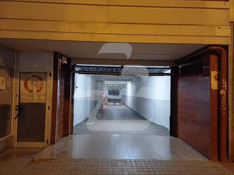 Foto 0550dfea-52eb-41cc-872f-68f84ee6bfff. Rent car parking in Sagrada Família Barcelona