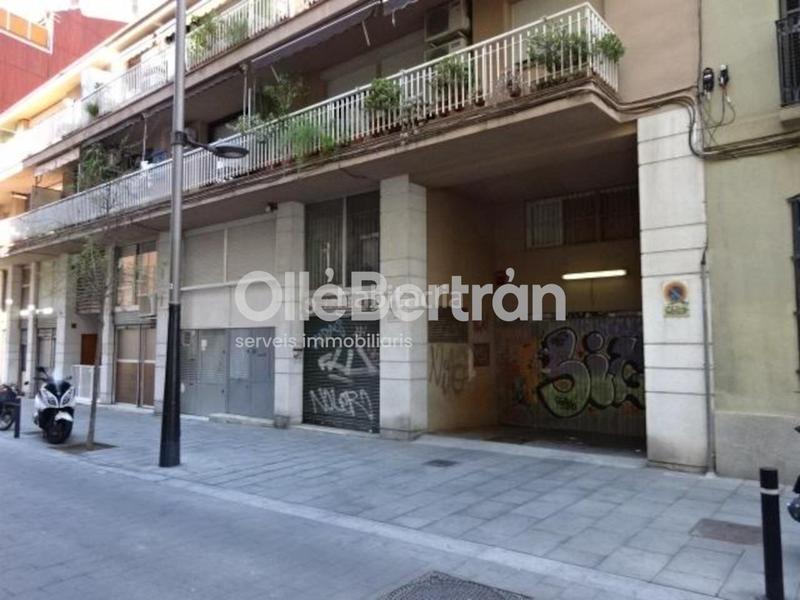 Foto 46784c56-3373-432e-b0d7-a8f36c5a51c6. Alquiler parking coche en Hostafrancs Barcelona