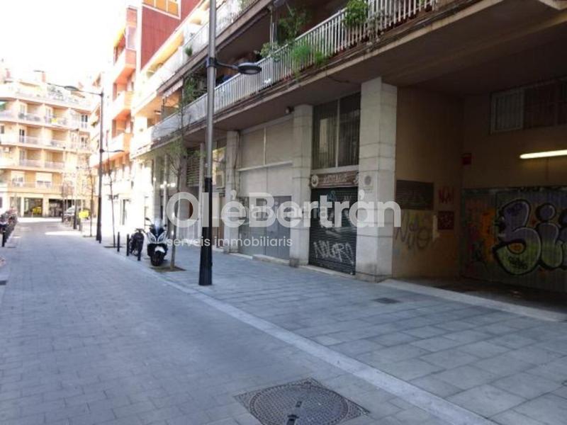 Foto a7c6acbf-c881-4147-9577-348f1b0a665e. Location parking voiture dans Hostafrancs Barcelona