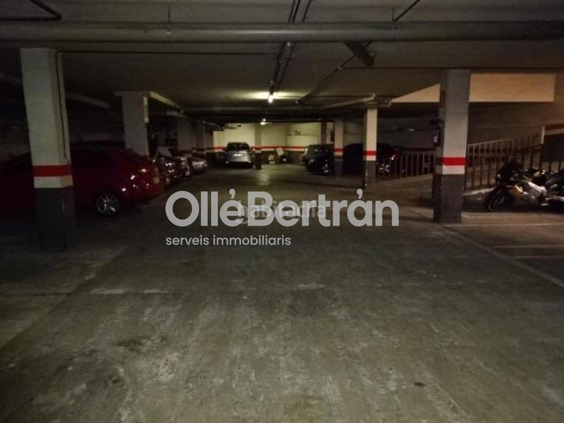 Foto b06bbe97-a1b5-40cb-97f4-c5f920be7b75. Location parking voiture dans Hostafrancs Barcelona