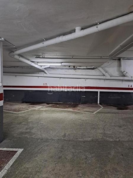 Foto a1029052-f2e4-4057-a328-596cff875648. Parking coche en La Nova Esquerra de l´Eixample Barcelona