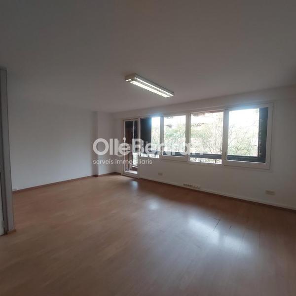 Foto 4fb1c27b-ca6d-4fd3-a606-3a3e2f278633. Miete büro in Tres Torres Barcelona