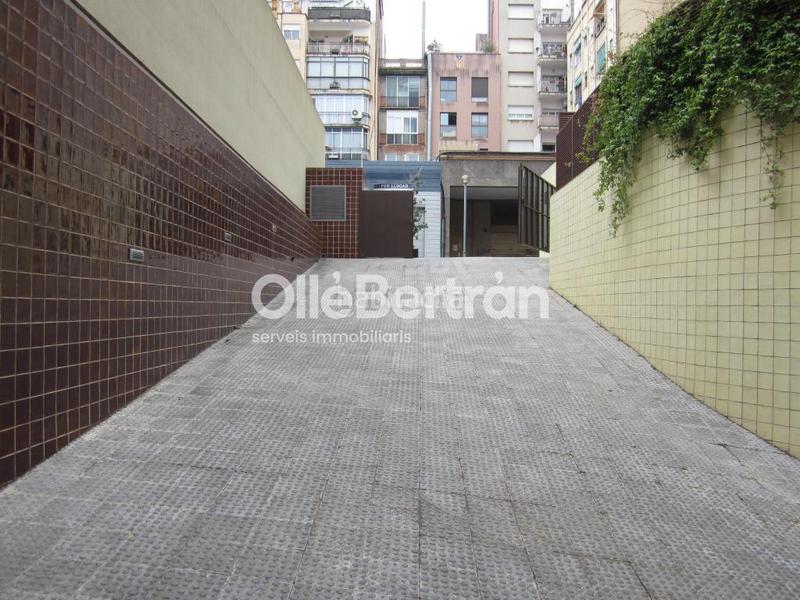 Foto b241d1ca-d8fa-4b22-a5f9-f616561f2562. Alquiler parking coche en Dreta de l´Eixample Barcelona