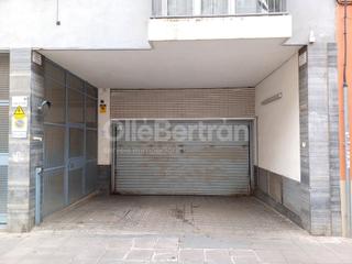 Car parking in de Simó