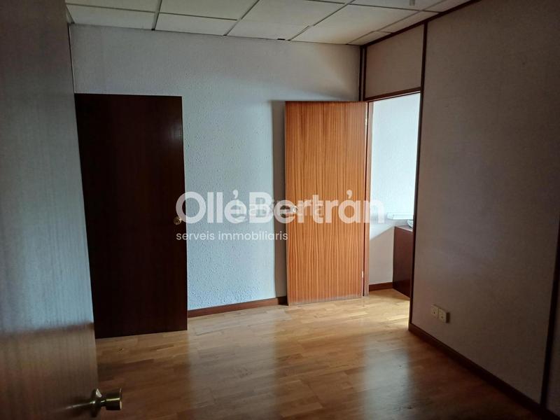 Foto 8c0001a6-b3a6-4a6d-8056-70f3bff4d07d. Affitto ufficio con riscaldamento in Putget - Farró Barcelona