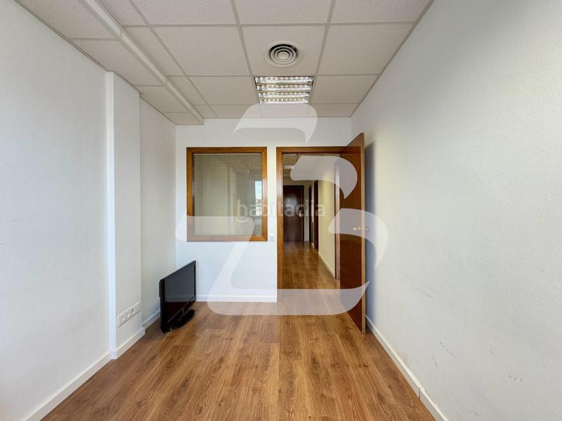 Foto f0ada64f-f3c3-45a3-b043-4ba7f4d14b56. Miete büro in L´Antiga Esquerra de l´Eixample Barcelona