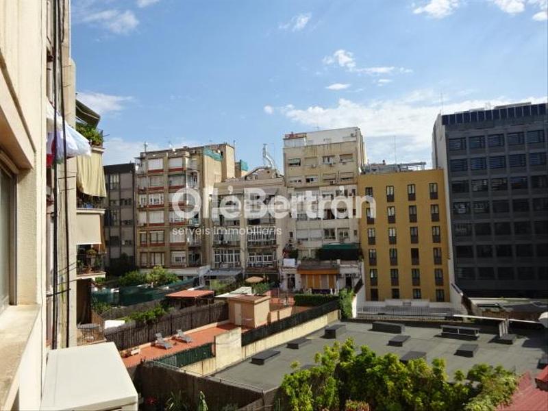 Foto f1c1c9ab-8f58-4032-8966-111197f3f42c. Alquiler oficina en L´Antiga Esquerra de l´Eixample Barcelona