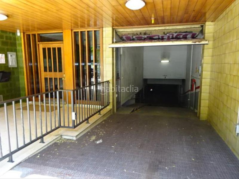 Foto 0acbca48-e49a-43bb-916b-a1b2bb50d7ba. Car parking in Baix Guinardó Barcelona