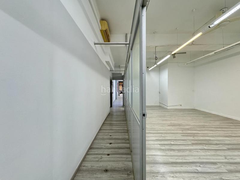 Foto 30bd4600-26b6-4c07-b84a-e7aa82c61818. Geschäftsraum in Sagrada Família Barcelona