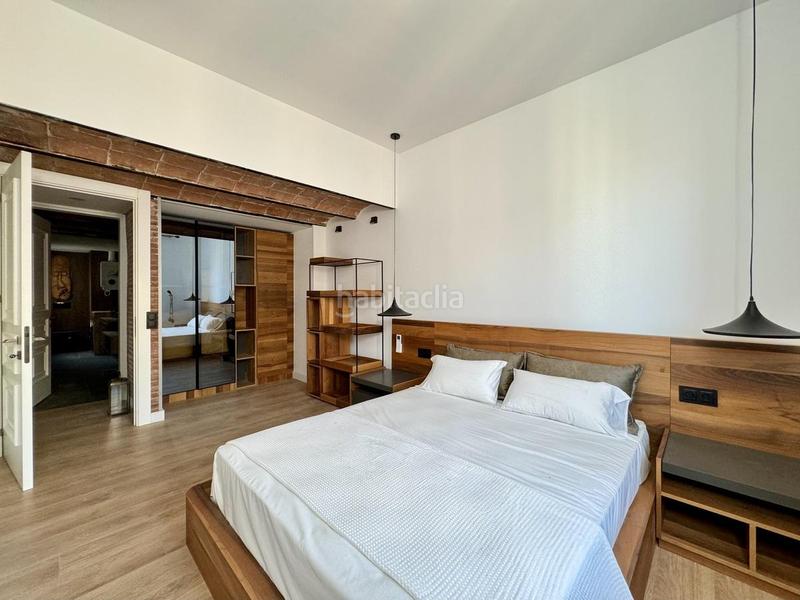 Foto a3973c9c-0137-4913-a8cf-da36bcc2390c. Piso en Raval Barcelona
