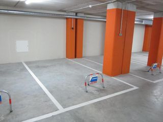 Parking voiture  Del parc de can mercader