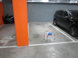 Parking voiture  Del parc de can mercader