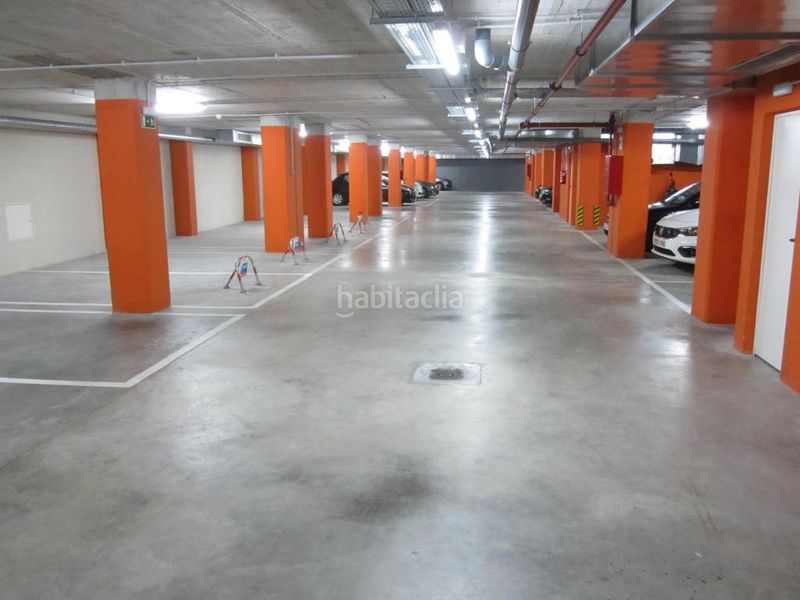 Foto 723f992a-ced2-4768-b0e6-c5bd26f488da. Autoparkplatz in Almeda - El Corte Inglés Cornellà de Llobregat